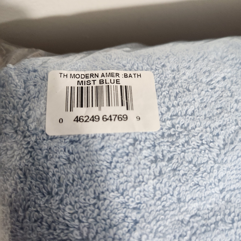 Tommy Hilfiger Light Blue Bath Towel Set - Picture 5 of 6
